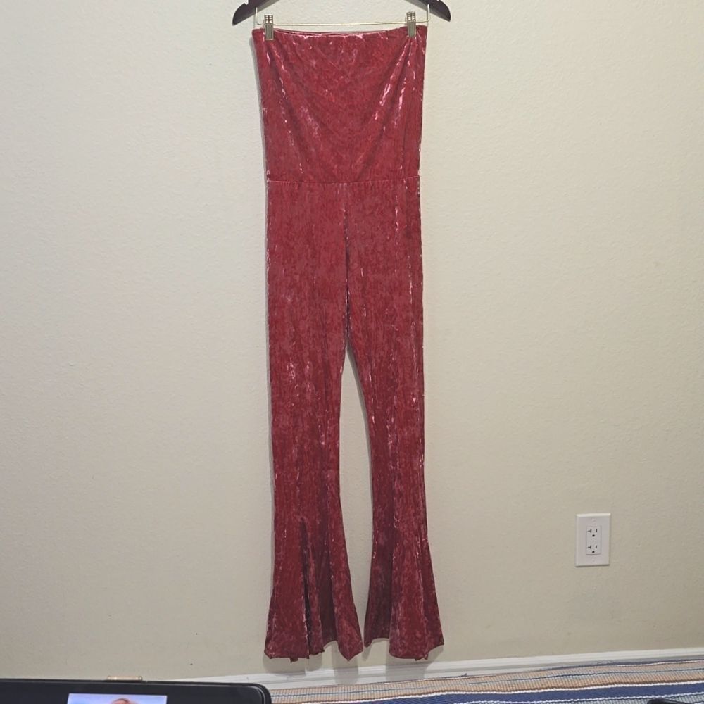 WE ARE HAH, CRUSHED VELVET‎ ULTRA HIGH WAIST/FLAIR LEG PANTS SIZE SMALL.